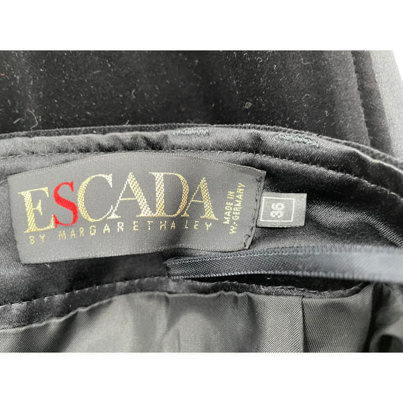 ESCADA BLACK VELVET PENCIL SKIRT SATIN PANELS ON SIDES - Picture 7 of 8